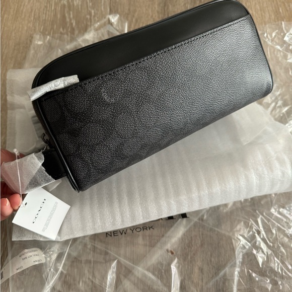 coach Travel Kit In Signature Canvas - Picture 2 of 8